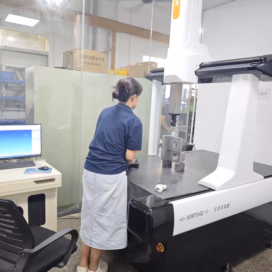 OEM Präzisionsstahlschweißen CNC-Gussaluminium Kupfer Messing CNC-Bearbeitungsteil für Automobil-/Ausrüstungsteile/Vorrichtungen